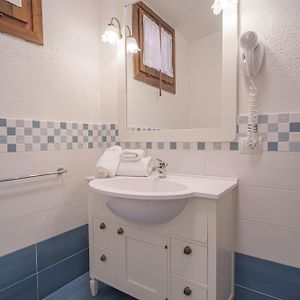 Appartement Suite à 2 Chambres à Coucher